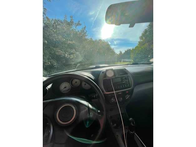 Photo of MagSafe iPhone Support Rav4 2 V1