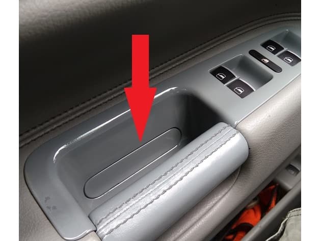 Photo of Volkswagen Touareg door plug