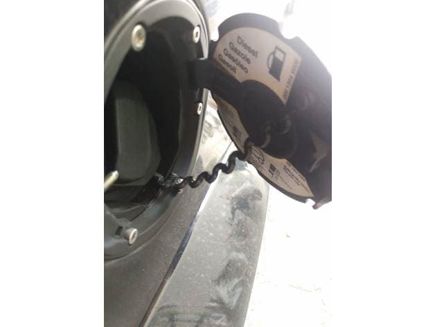 Fortwo fuel cap tether preview