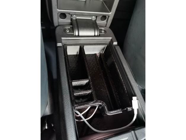 Mitsubishi Outlander centre console tray preview