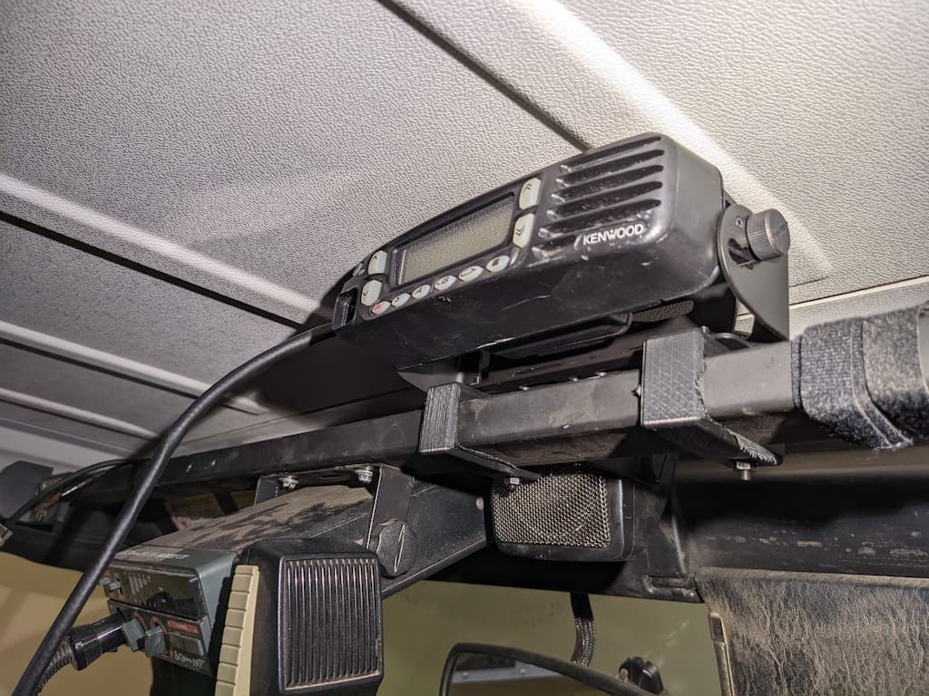 Photo of Jeep accessory bar mount