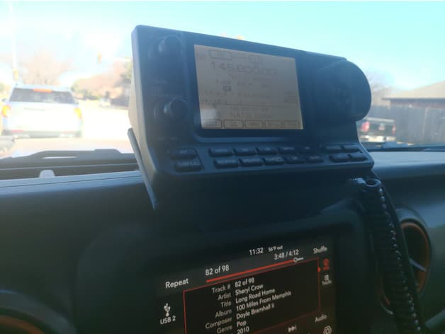 IC-7100 mount for JL/JT preview