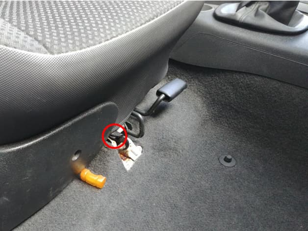 WV 435881203A Seat Guide preview
