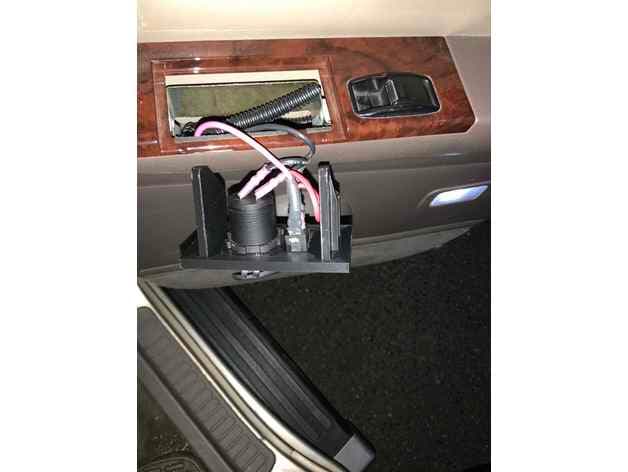 USB 2nd Row Ashtray 80 Series Land Cruiser/Lexus LX450 preview