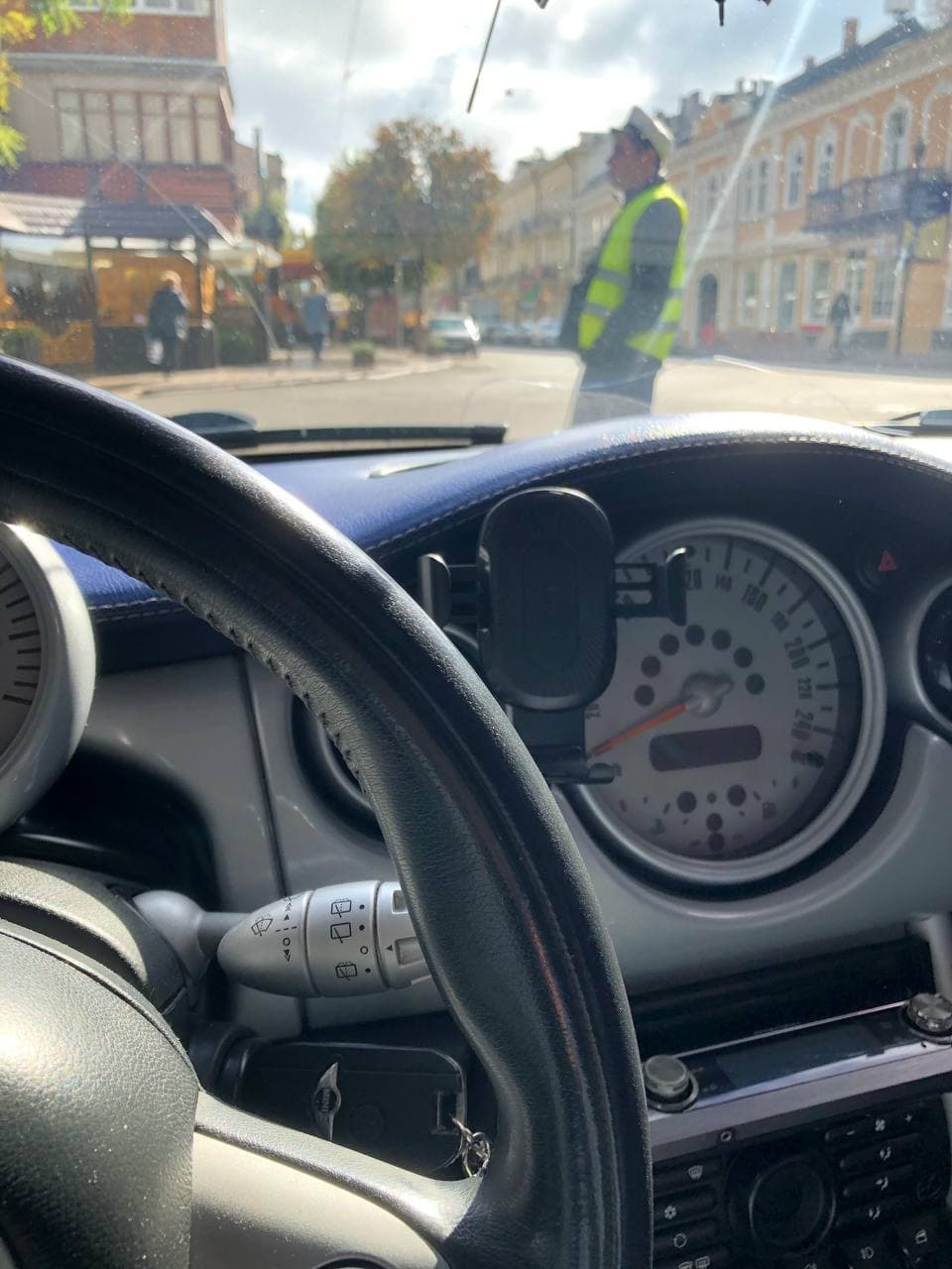 Mini Cooper R53 car phone holder preview