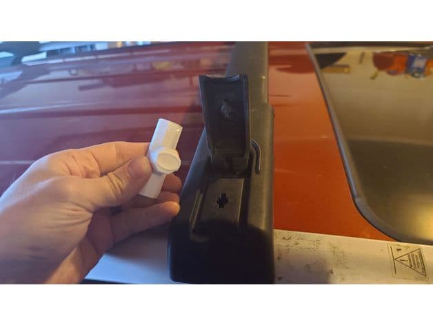 Toyota Rav4 roof rack key preview