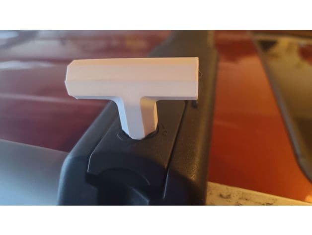 Photo of Toyota Rav4 roof rack key
