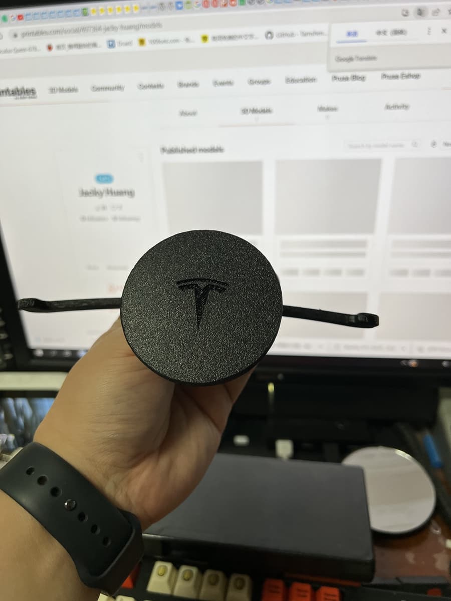 Tesla model 3 Magsafe Seat Hook preview