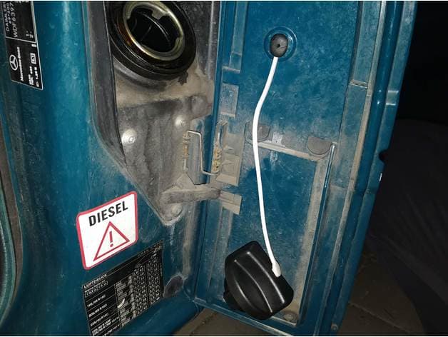 Mercedes Vito fuel cap tether preview