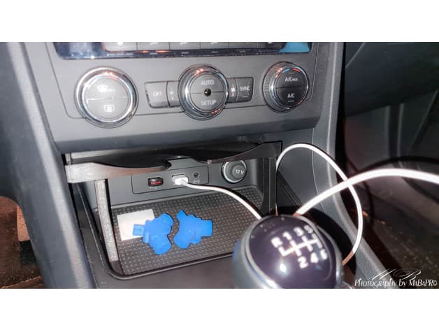 Photo of Seat Ateca Cell phone holder