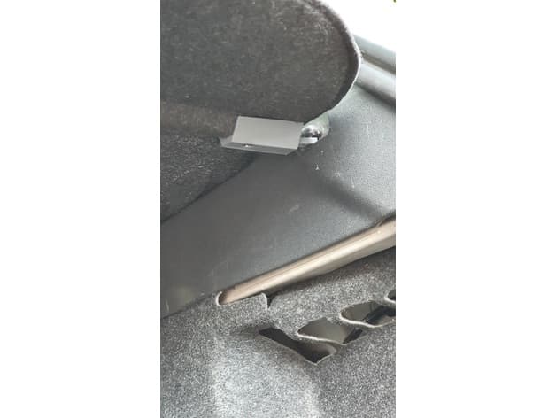 Photo of Renault Clio Estate plage arrière embout- rear deck end cap