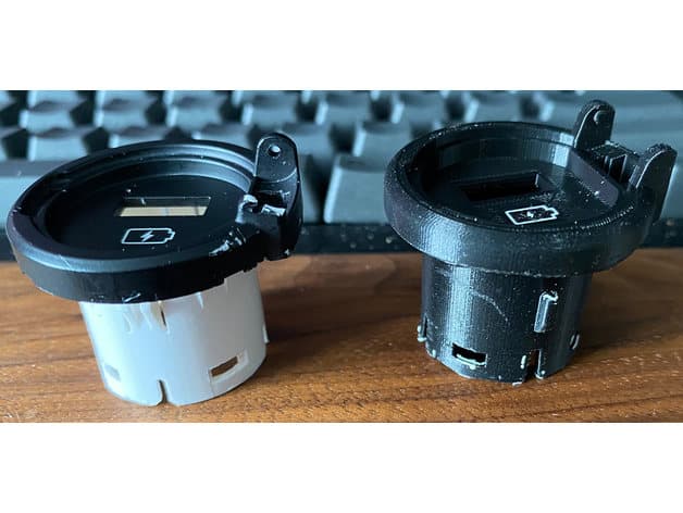 KIA Ceed USB charger housing preview