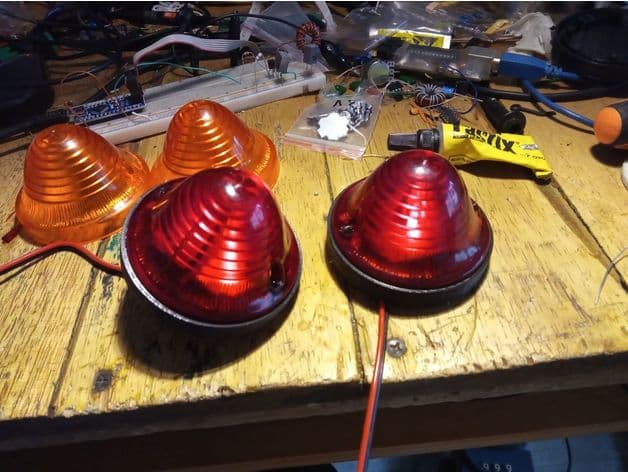 Stop / Trurn indicator housing Critroen 2CV Citronnete Mehari - image 2 of 6