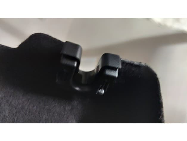 Fiesta MK7 trunk lid clip - image 2 of 5