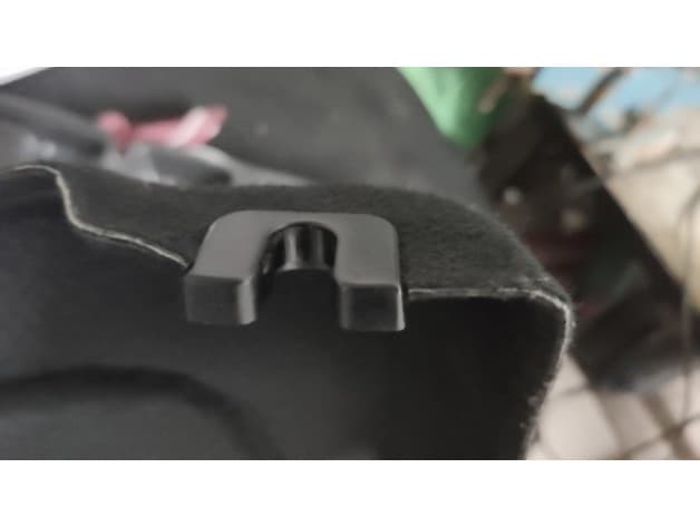 Fiesta MK7 trunk lid clip - image 3 of 5