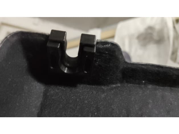Fiesta MK7 trunk lid clip - image 4 of 5