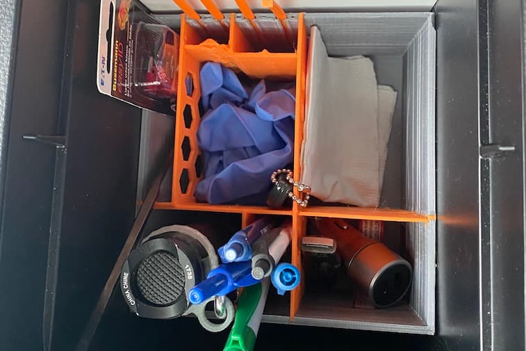 RAV4 2019 Console Organizer - image