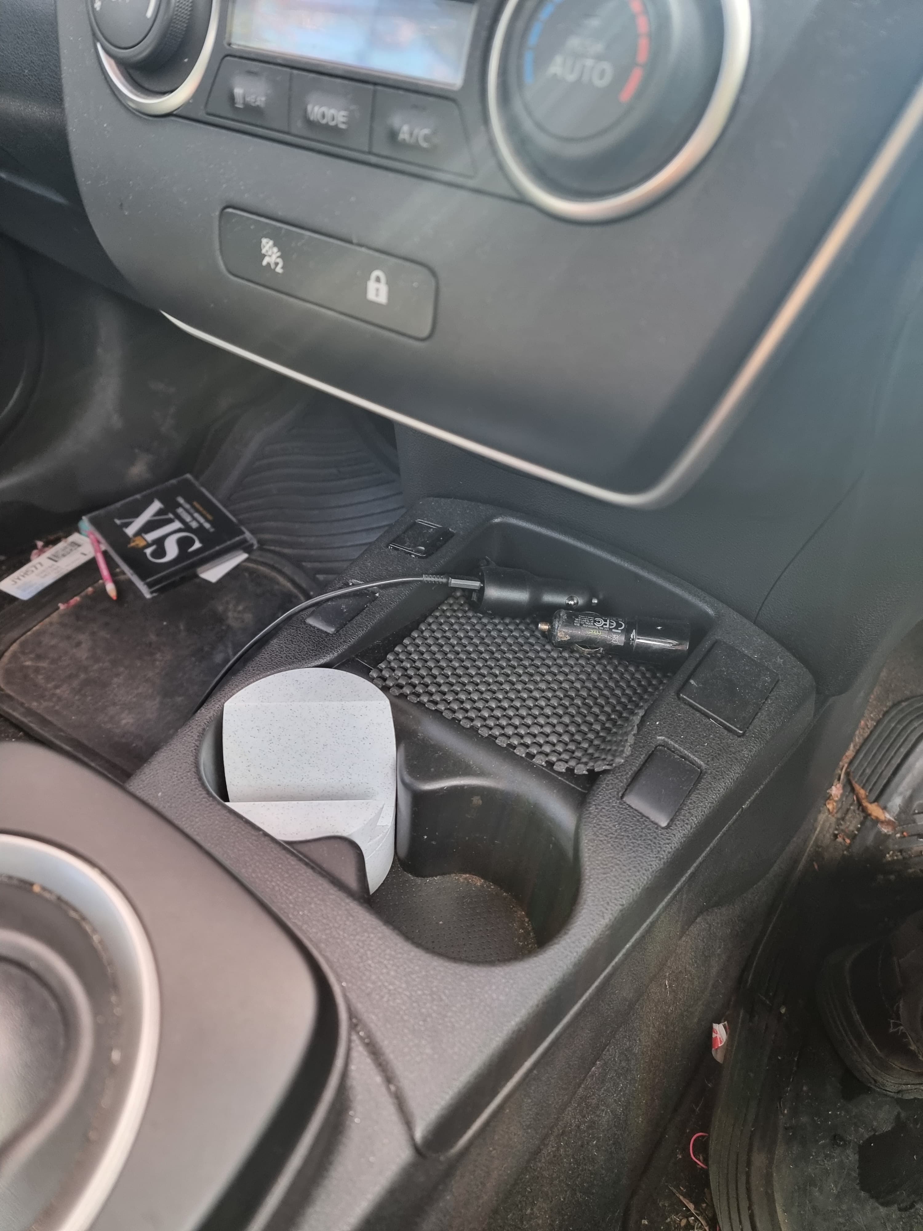Cupholder Phone Holder Nissan Leaf - image