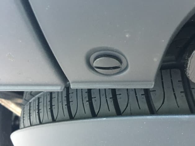 Land Rover Discovery/LR4 tow cover thumbwheel fastener preview