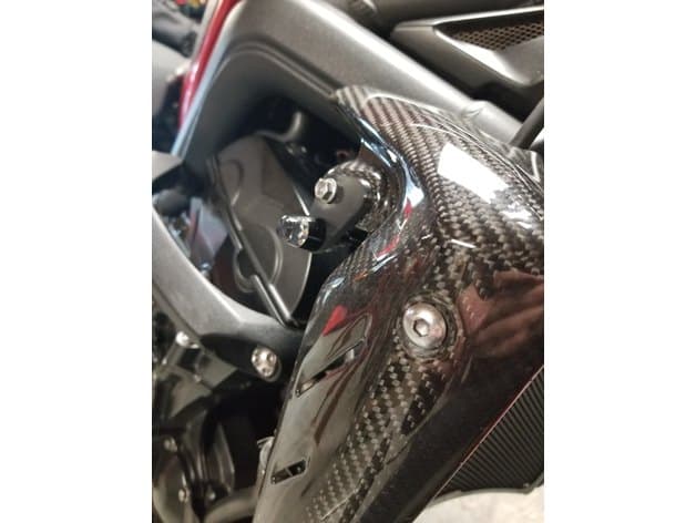 Triumph Street Triple CarbonFBR cowl directional mount preview