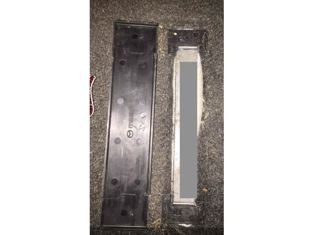 Frame number lid - Mazda 2 preview