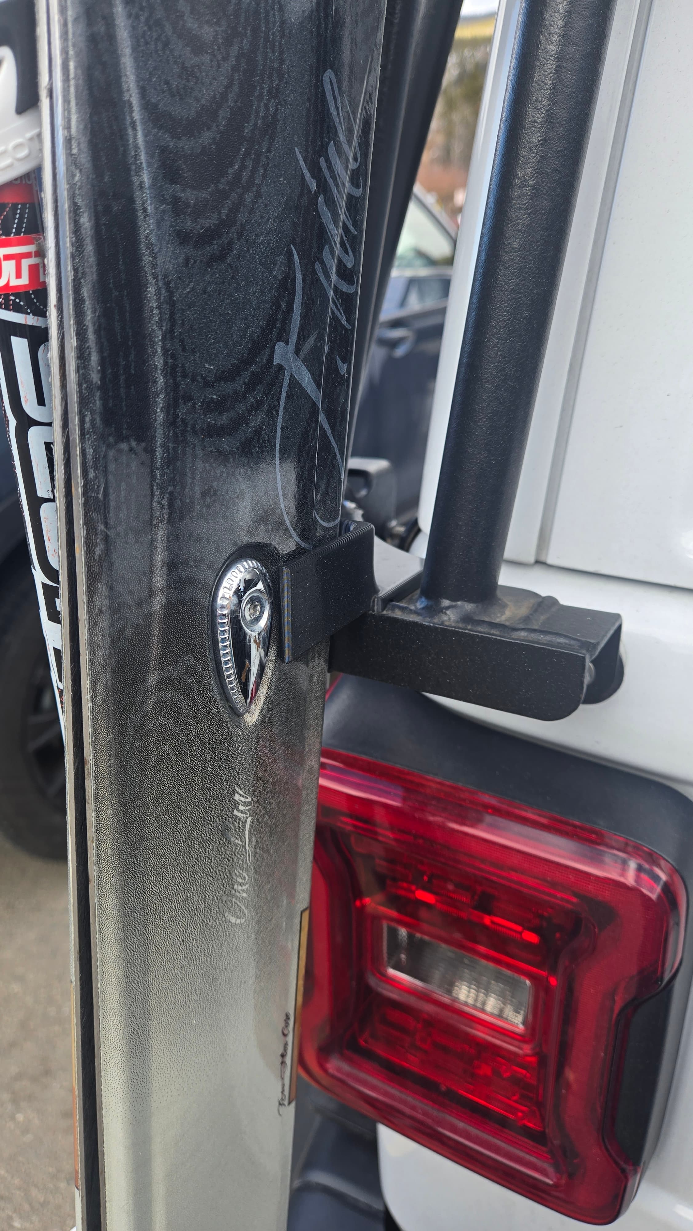 Jeep Wrangler Gobi Rack ski holder preview