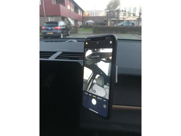 Photo of Polestar 2 Phone Holder