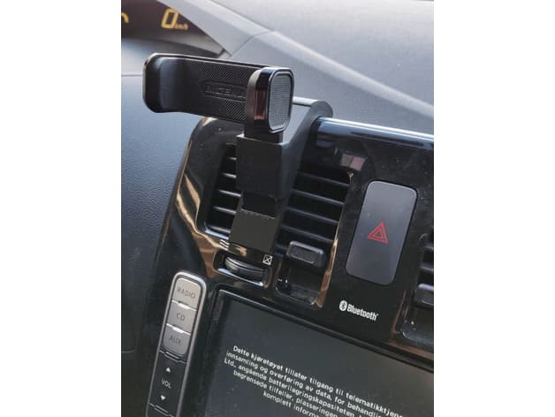 Photo of Nissa Leaf 2011-2018 - Universal Phone Holder
