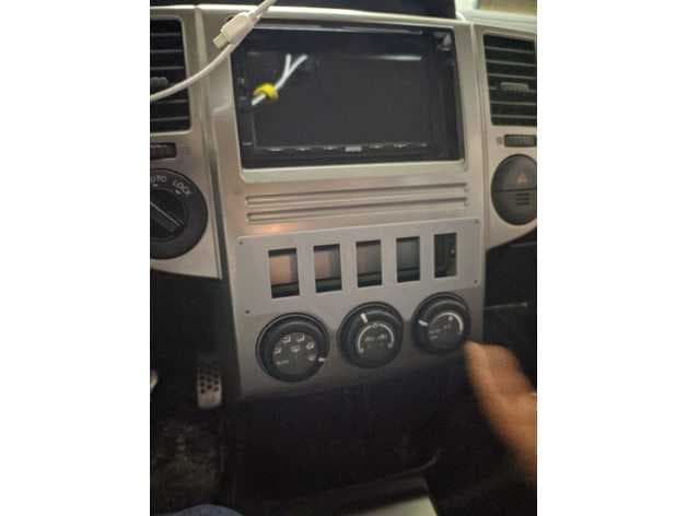 Nissan X-Trail T30 Console Switch Panel - image