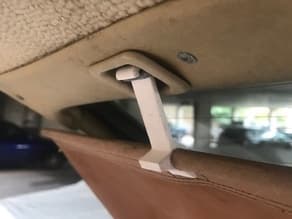 Photo of Mercedes W123 300 TD / TE Cargo Cover Tailgate Clips
