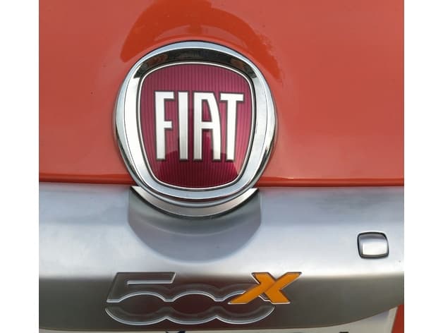 Fiat 500 X emblem - image