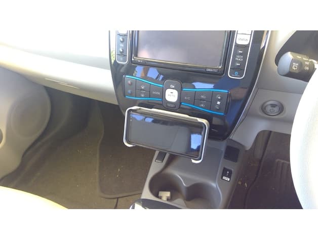 Nissan Leaf phone holder - image
