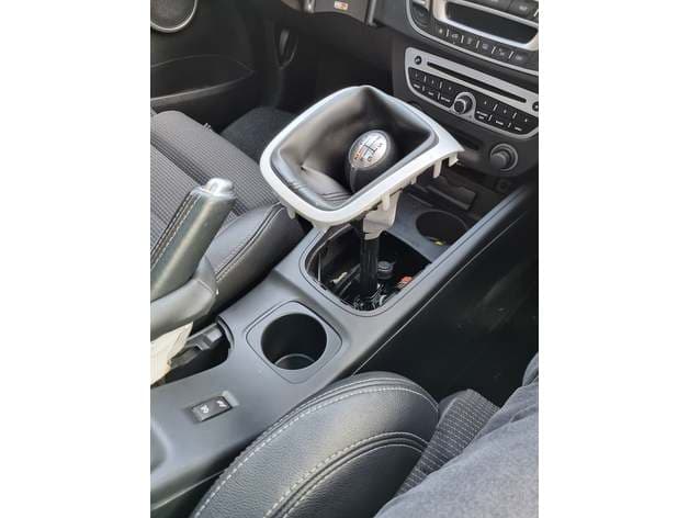 Renault Megane 3 center console cup holder - image