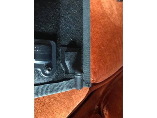 Audi A3 trunk cover mount (right side) - image