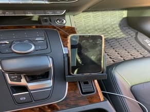 Photo of Audi Q5 iPhone XS Max Holder