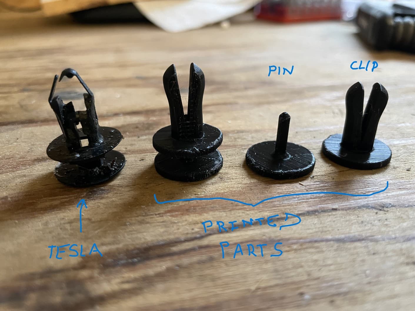 Clip for Tesla Y mudflaps. - image