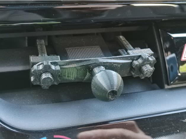 Photo of Toyota Corolla 2019 phone mount adapter