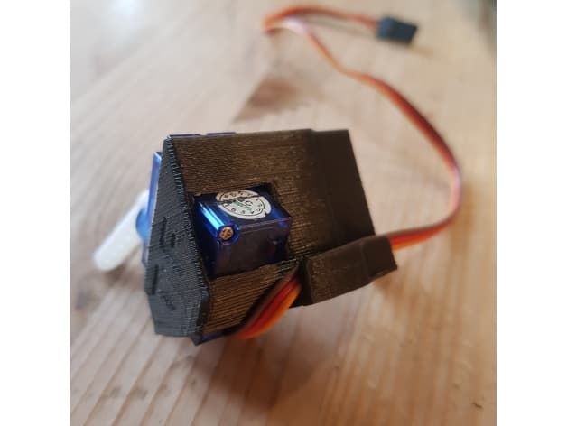 Servo mount to push away the infoscreen - image