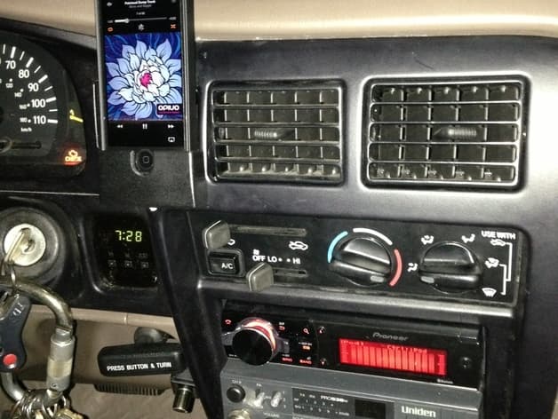 Toyota Tacoma iPhone 5/5S Dock - image