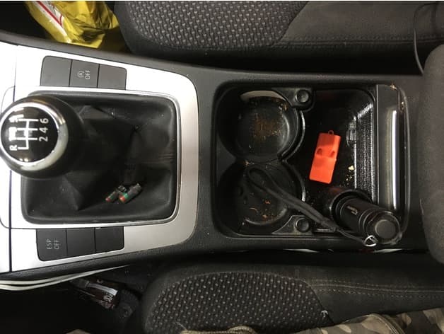 VW Passat B6 middle compartment flash light holder - image