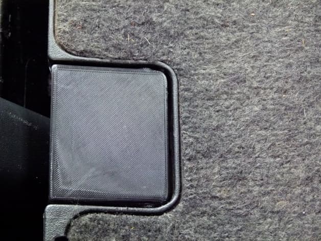 Photo of Toyota Yaris Verso - cover boot for holes from seats