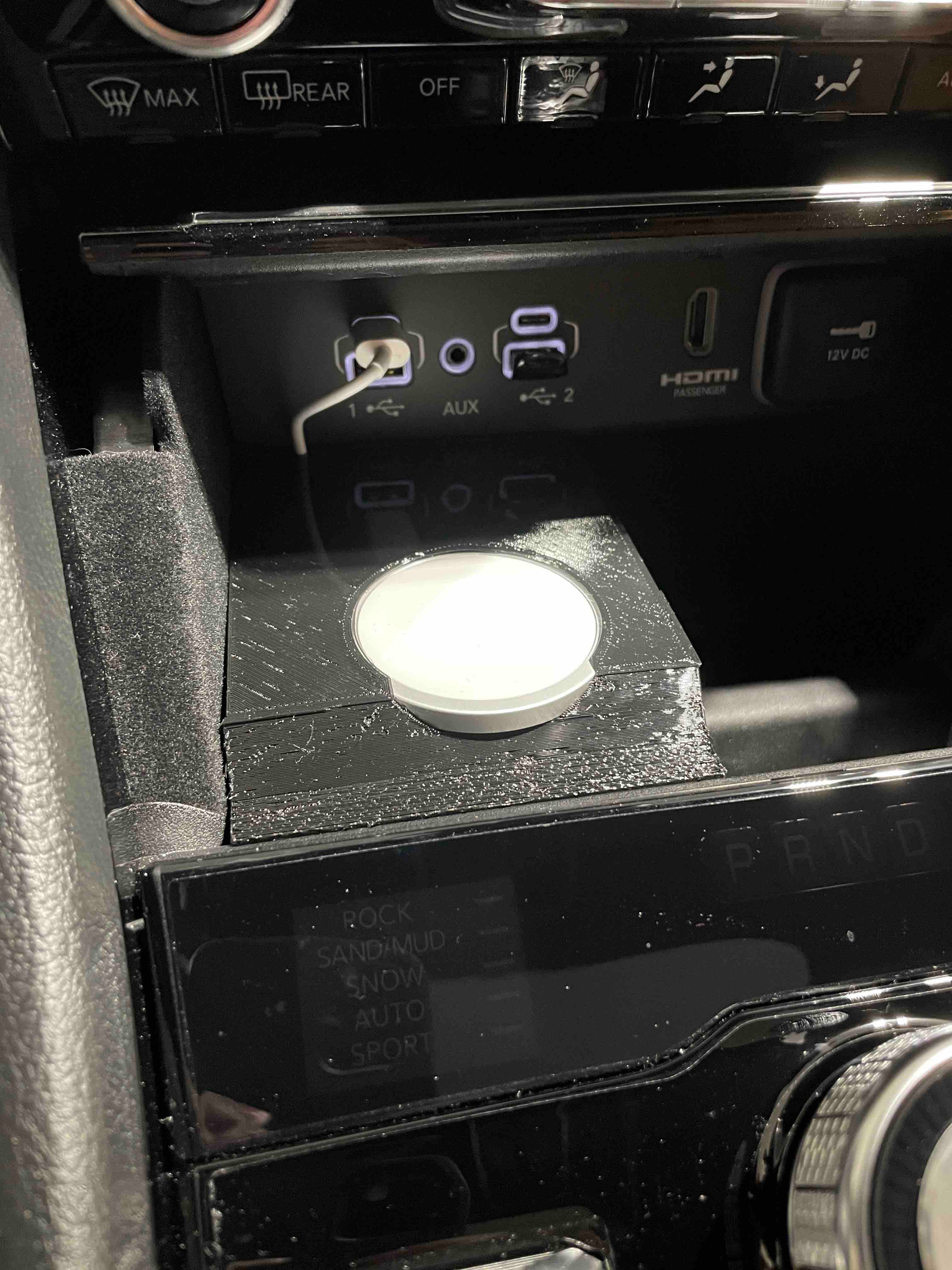 Jeep Grand Cherokee WL MagSafe Phone Mount - image