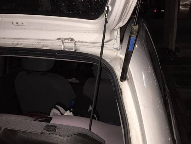 Photo of DAEWOO MATIZ TRUNK COVER CORD HOLDER