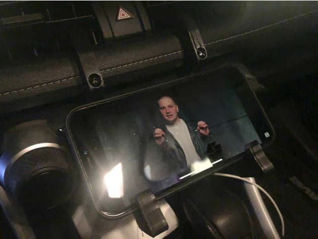 Easy-to-install car vent mount phone holder for Toyota RAV4 preview