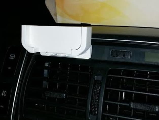 Photo of Samsung Galaxy S5 holder on Hyundai Tucson 2009