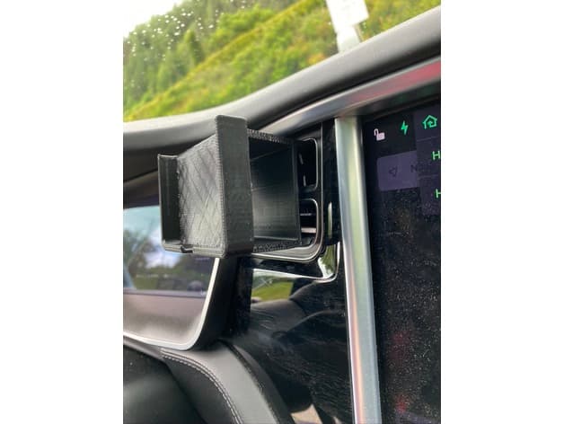 Photo of Tesla mX/S Air Vent clip with iphone 11 Pro Max Holder