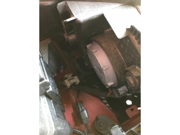 Photo of Hyundai i20 (2015) front light inside cover