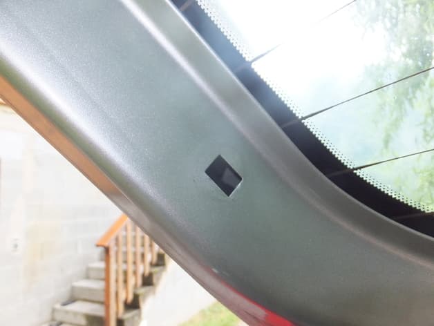 Photo of FORD FUSION rear shelf clip