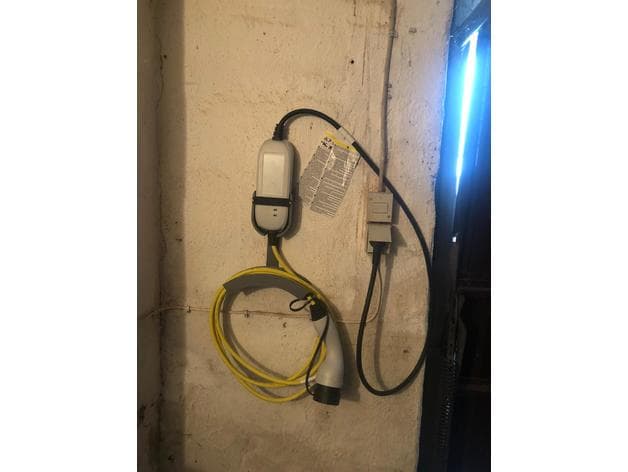 Wandhalter Ladegerät VW Hybrid / Elektro || Wallmount Charger preview