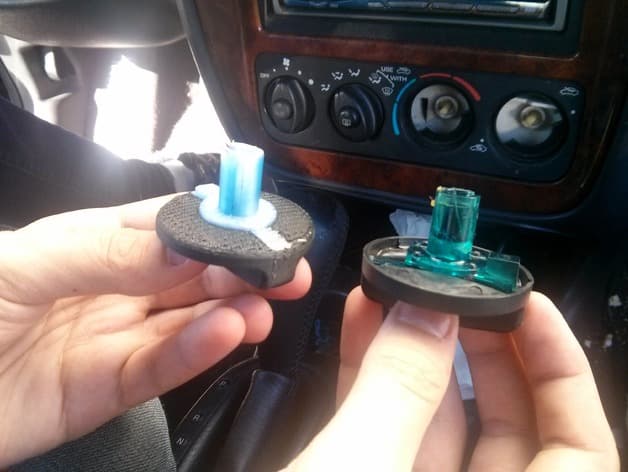 Photo of 1999 Chrysler Sebring AC Temperature Knob